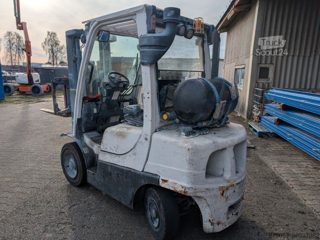 Chariot élévateur frontal HYSTER H3.0FT