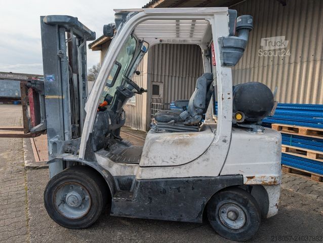 Chariot élévateur frontal HYSTER H3.0FT