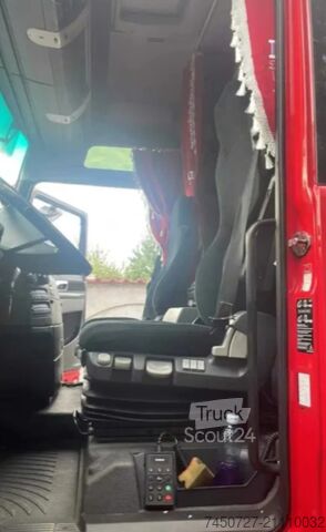 Tracteur routier standard MAN TGX 18.520 D38(XXL)