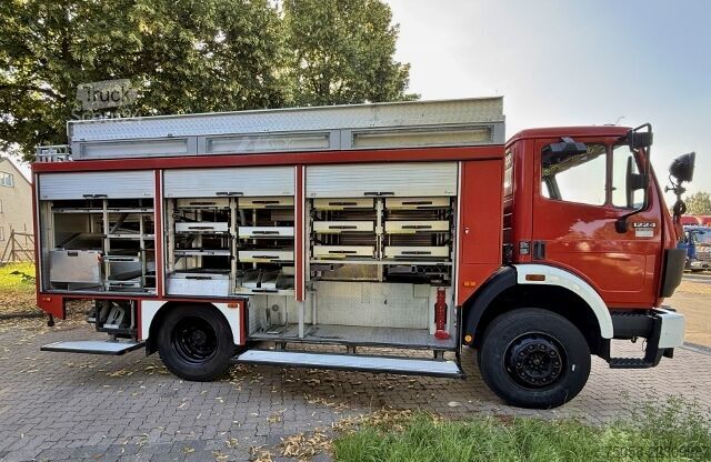 Spezial-LKW Mercedes-Benz 1124 AF - Feuerwehr Rüstwagen - 26 TKm
