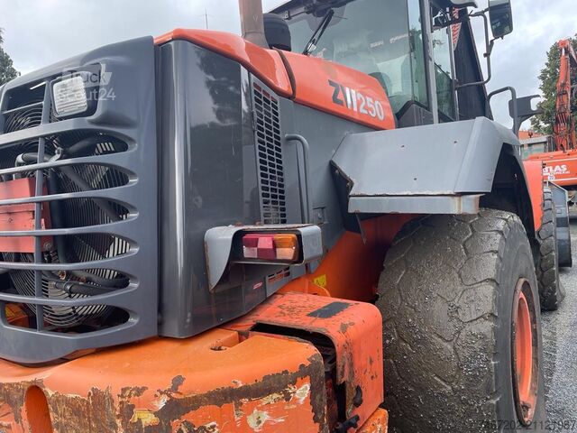 погрузчик с колёсным шасси Hitachi ZW250