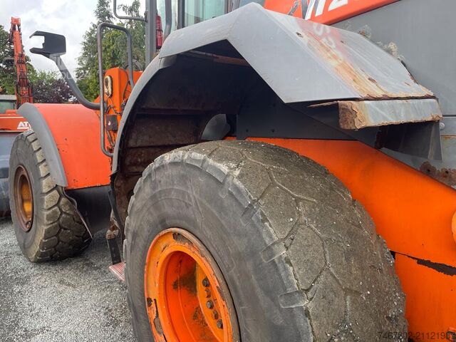 погрузчик с колёсным шасси Hitachi ZW250