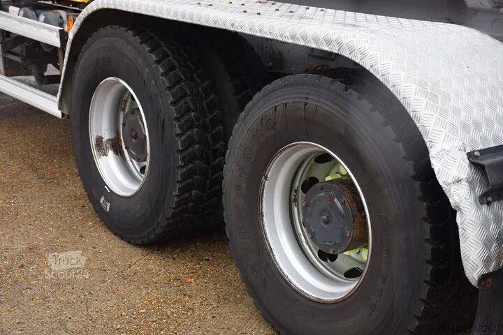 Hook arm system Iveco Trakker 330