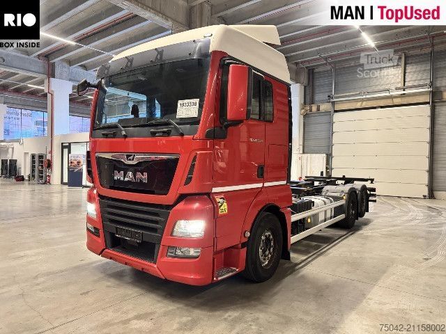 Gevaarlijke stoffen vrachtwagen MAN TGX 26.500 6X2-2 LL