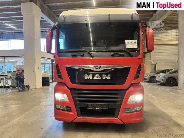 Gevaarlijke stoffen vrachtwagen MAN TGX 26.500 6X2-2 LL