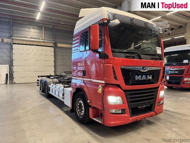 Gevaarlijke stoffen vrachtwagen MAN TGX 26.500 6X2-2 LL