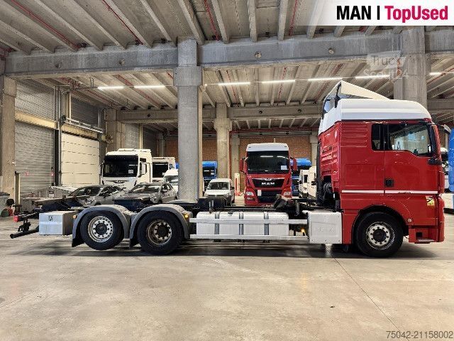 Gevaarlijke stoffen vrachtwagen MAN TGX 26.500 6X2-2 LL
