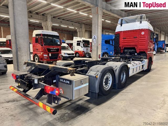 Gevaarlijke stoffen vrachtwagen MAN TGX 26.500 6X2-2 LL