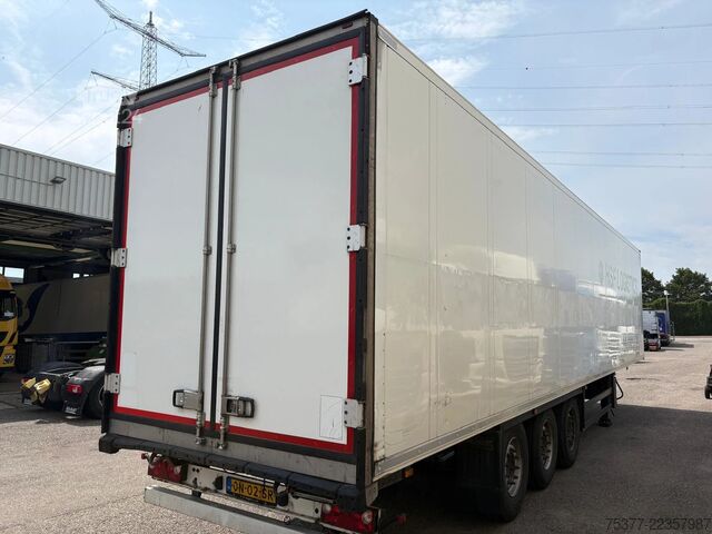 Transport chłodniczy/mrożony Schmitz Cargobull N/A FRC Carrier Vector