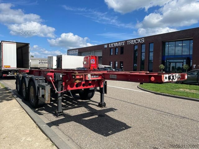 Transport de conteneurs Schmitz Cargobull SCF24 20 FT Chassis / Tank / ADR / BPW Axles / ...