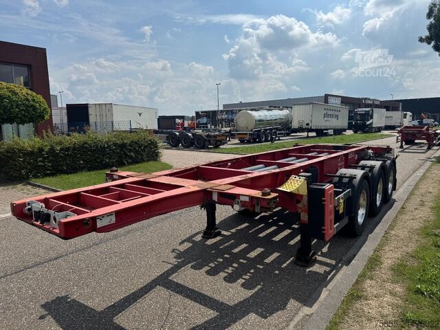 Transport de conteneurs Schmitz Cargobull SCF24 20 FT Chassis / Tank / ADR / BPW Axles / ...