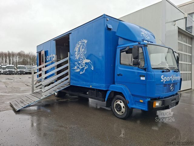 Gyvulių vežėjas MERCEDES-BENZ 817 L 4 Pferde Laderampe 3-Sitzer AHK