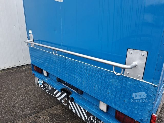 Gyvulių vežėjas MERCEDES-BENZ 817 L 4 Pferde Laderampe 3-Sitzer AHK