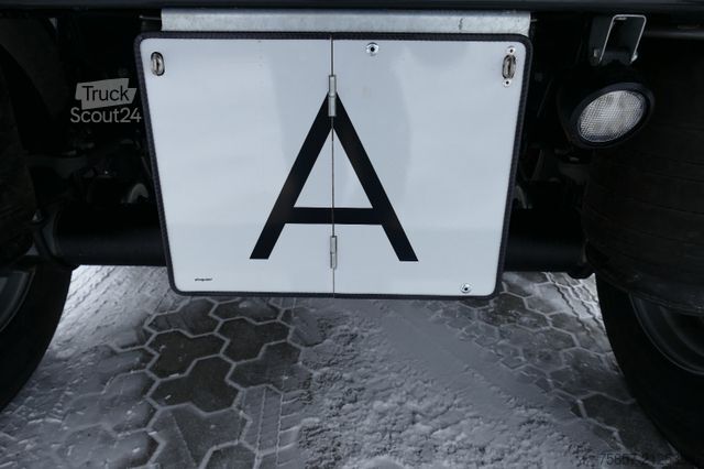 Tipper semitrailer SCHMITZ CARGOBULL 28,2m³ Stahlmulde mit Rollplane