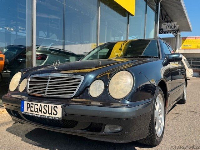 Dodávka MERCEDES-BENZ E 200 KOMPRESSOR CLASSIC PKW Kombi AHK