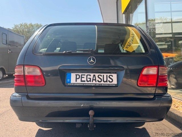 Dodávka MERCEDES-BENZ E 200 KOMPRESSOR CLASSIC PKW Kombi AHK