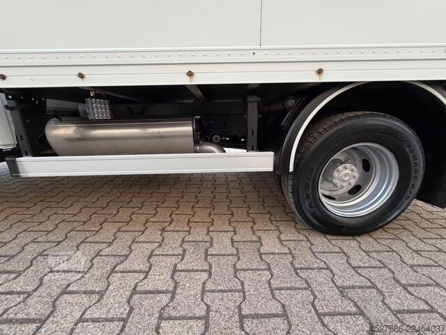 Furgons ar kasti MERCEDES-BENZ Vario PR /616 D*L2/H3*KOFFER*LADEBOARDWAND*TÜV