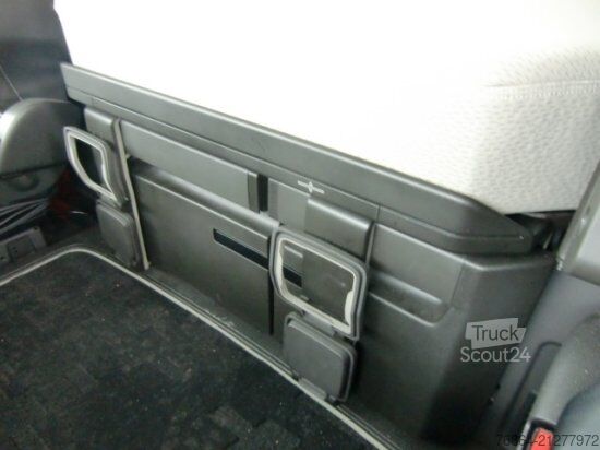 Tovorno vozilo za posebne namene VOLVO FH 500 8X4*4 EURO 6, RETARDER, TIERKöRPERTRANSPORT VOLL LUFT