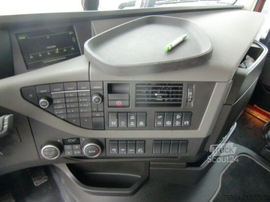 Tovorno vozilo za posebne namene VOLVO FH 500 8X4*4 EURO 6, RETARDER, TIERKöRPERTRANSPORT VOLL LUFT