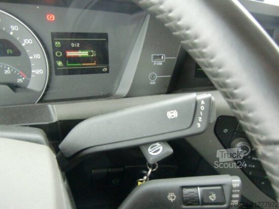 Tovorno vozilo za posebne namene VOLVO FH 500 8X4*4 EURO 6, RETARDER, TIERKöRPERTRANSPORT VOLL LUFT