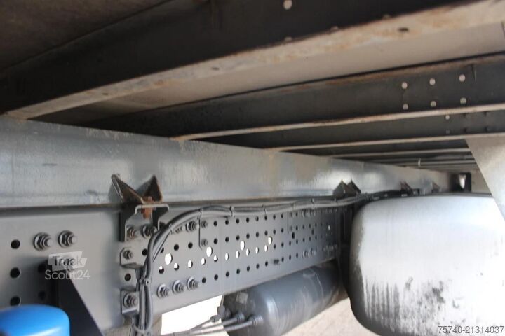 Benne fermée Mercedes-Benz Antos 1830 + EURO 6 + NICE TRUCK