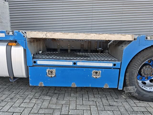 Automašīnu pārvadātājs furgons DAF XF 480 6x2 + FVG FS 4 Pieces!