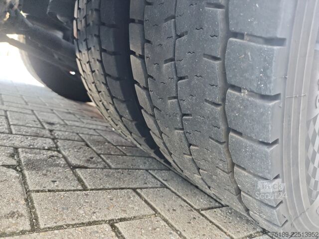 Automašīnu pārvadātājs furgons DAF XF 480 6x2 + FVG FS 4 Pieces!