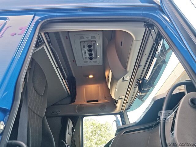 Automašīnu pārvadātājs furgons DAF XF 480 6x2 + FVG FS 4 Pieces!
