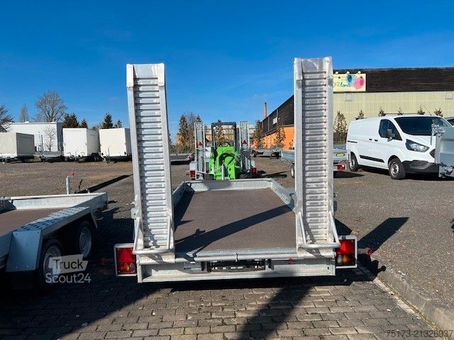 Rimorchio con piattaforma di lavoro STEMA BMAT   Baumaschinenanhänger 100kmh