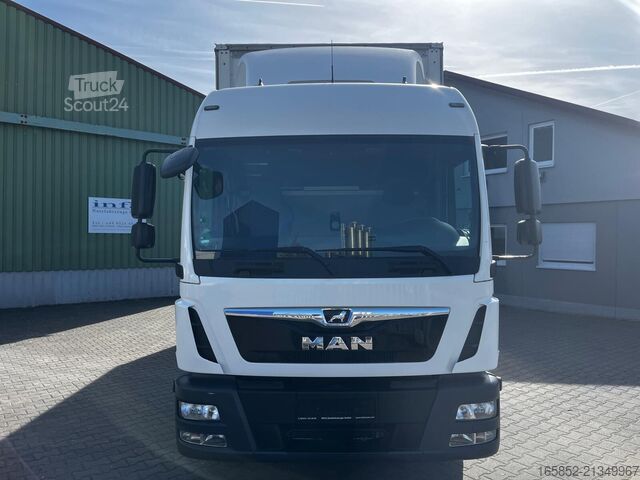 Függönyös MAN TGL 8.220