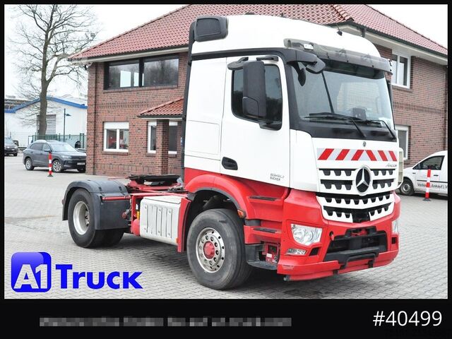 Standardowy ciągnik siodłowy MERCEDES-BENZ Arocs 1840, SZM, 4x4H, Motorproblem