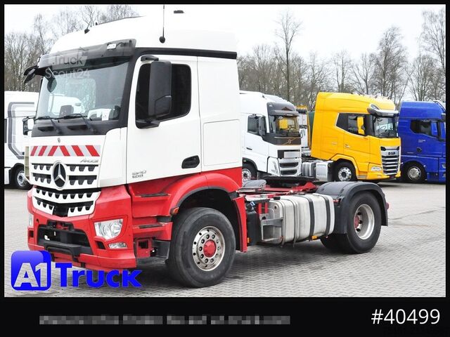 Standardowy ciągnik siodłowy MERCEDES-BENZ Arocs 1840, SZM, 4x4H, Motorproblem
