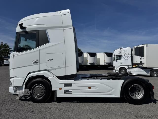 Standardni vlačilec DAF XG+ 530 FT Leder Standklima Intarder