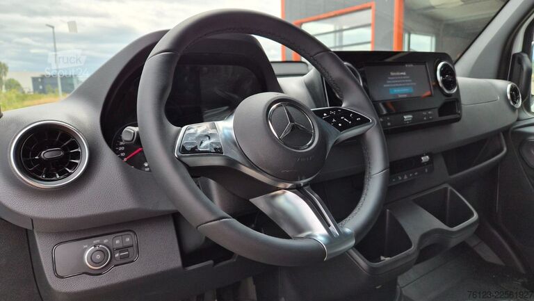 Hög tak skåpbil MERCEDES-BENZ Sprinter III Kasten  519 CDI RWD 4x 4 Allrad