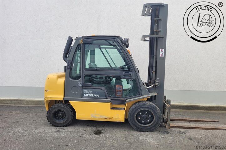 Дизельный вилочный погрузчик Nissan YG1D2A320