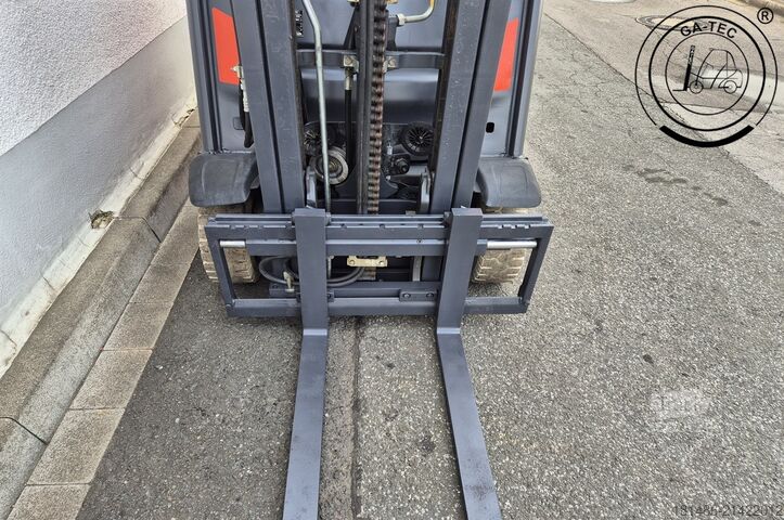 Treibgasstapler Linde H16T