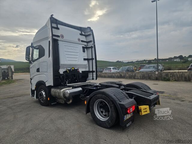 Tracteur routier standard Iveco SWAY 460