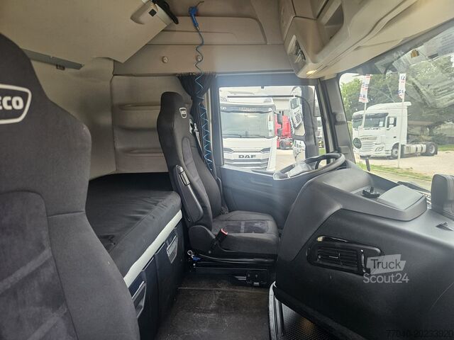 Tracteur routier standard Iveco SWAY 460