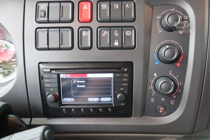 Mala DAF LF 210 Bakwagen+ Dhollandia 1500 kg Comfort cabine