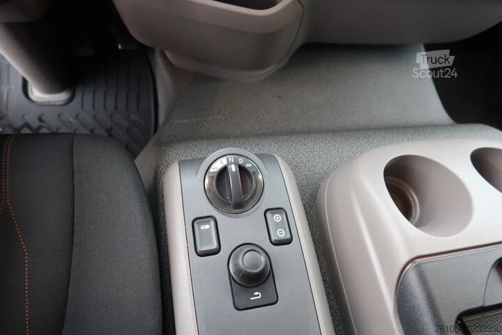 Mala DAF LF 210 Bakwagen+ Dhollandia 1500 kg Comfort cabine