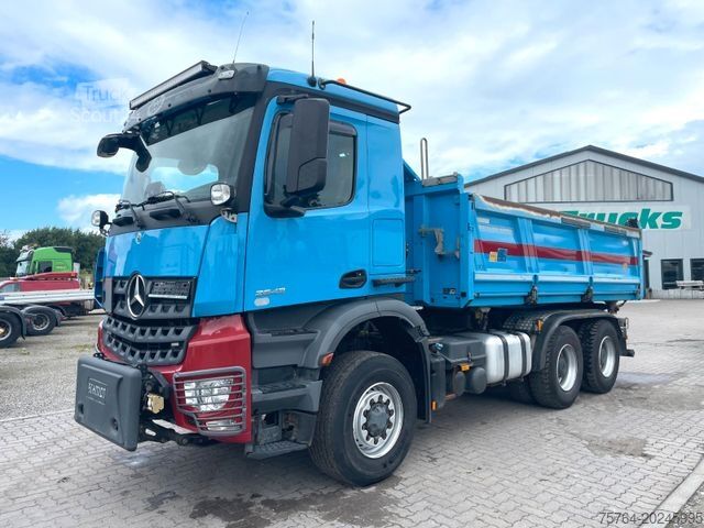 Tre-sidet tipbil MERCEDES-BENZ 2643 /6x6H ALLRAD/Meiller/Bordmatik/Schneeplatte
