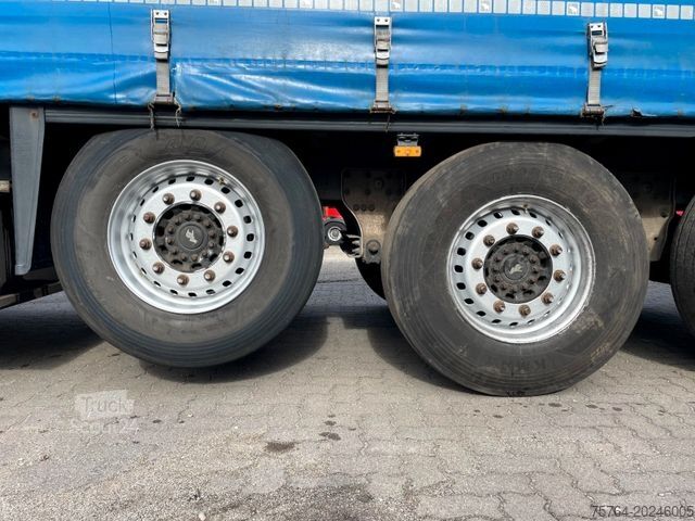 Semi-remorque bâchée SCHMITZ CARGOBULL 13,65m Pritsche / Edschaverdeck /Chassi verzinkt