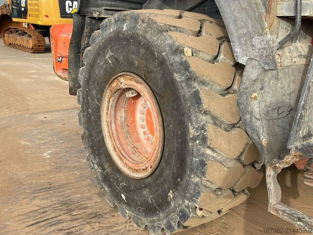 Lader Hitachi ZW250-6