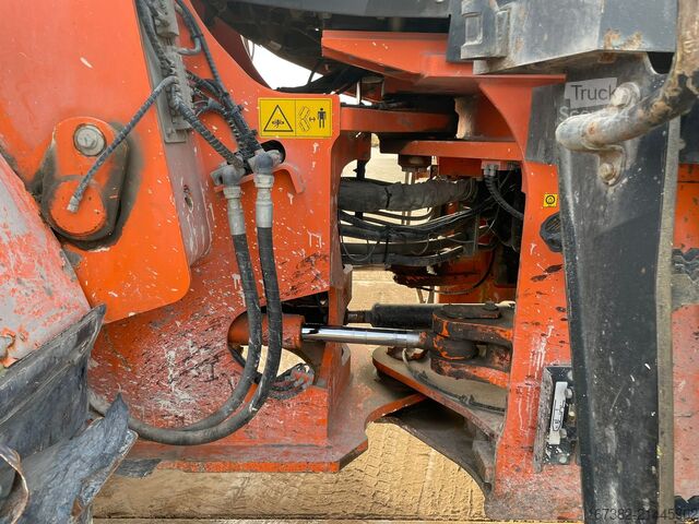 Lader Hitachi ZW250-6