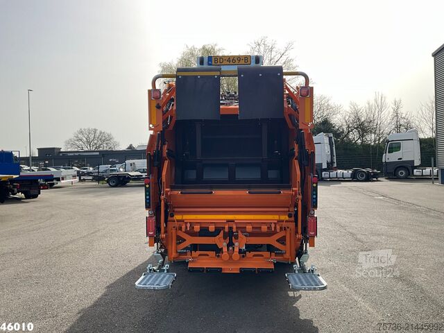 Refuse collection vehicle FUSO Canter 9C18 Geesink 7m³