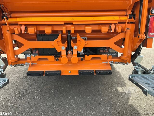 Refuse collection vehicle FUSO Canter 9C18 Geesink 7m³