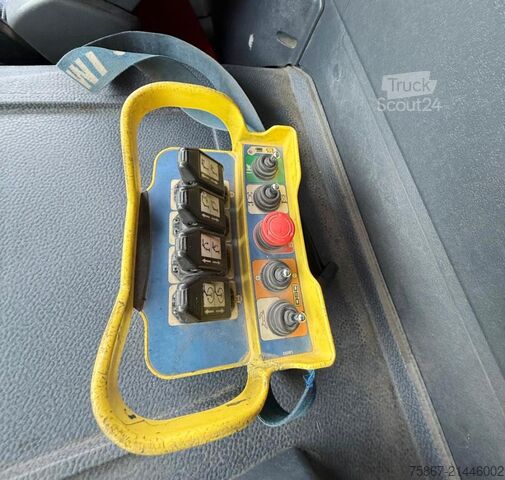 Düz kasa kamyon Mercedes-Benz Atego 1828