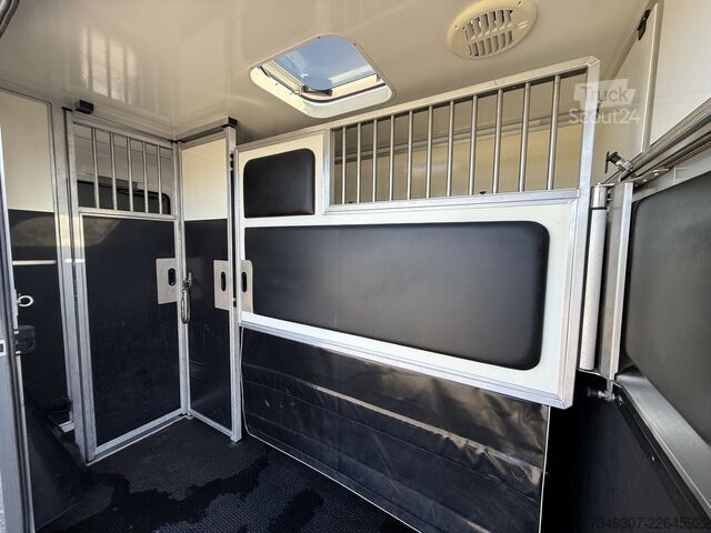 Transporte de caballos Renault Master | HORSETRUCK | KRISMAR | STALLION 3XL | ...