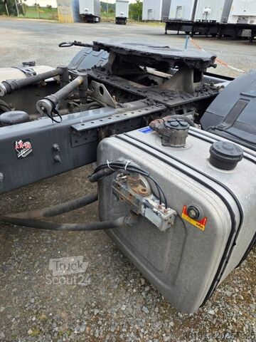 Hidrolik sistemli standart çekici RENAULT T440 T4X2 E6