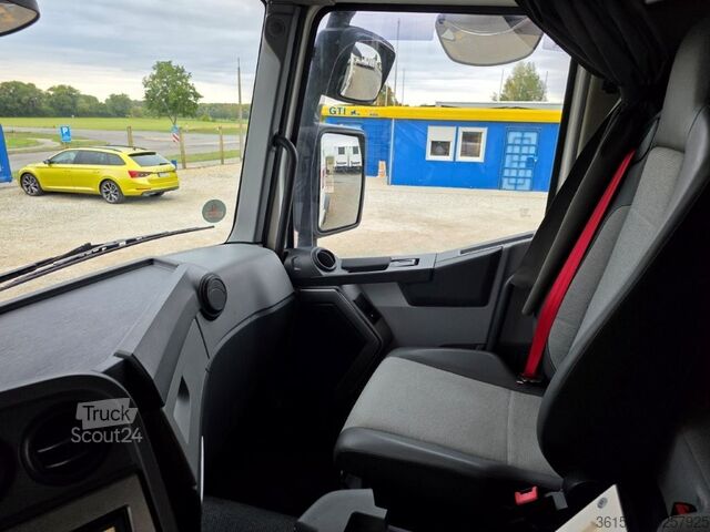 Hidrolik sistemli standart çekici RENAULT T440 T4X2 E6